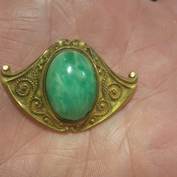 Vintage Gold and Green Stoned Brooch - Picture 2 of 3